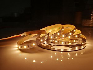 [Hot Item] Modern IP67 LED Strip Light Ceiling Showroom Living Room Adjustable LED Lamp