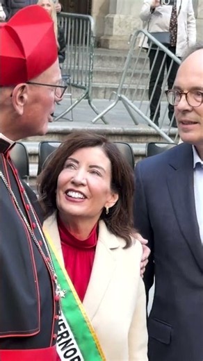 Kathy Hochul hit with boos at NYC Columbus Day Parade #shorts