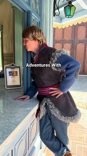 Kristoff and the littlest Anna 🩷💙 #Disney #DisneyParks #WorldofFrozen #HongKongDisneyland #Frozen #Anna #Kristoff