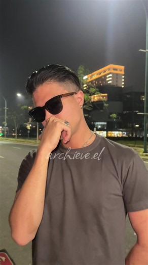 Makan Besar untuk Tuan Muda Cassarius — Axel & Michael Russell