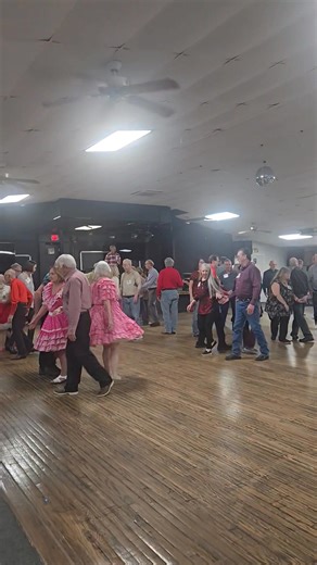 This is the 4th week of lessons for our beginners. They are moving right along learning new calls. | Tomball Promenaders Square Dance Club