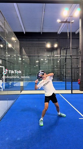 Le back glass smash en padel : réussirez-vous ?
