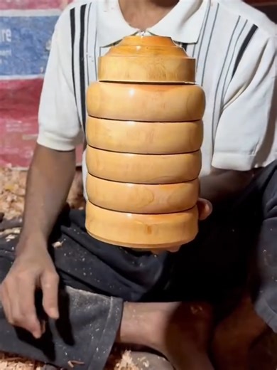 Making a wooden biscuit container