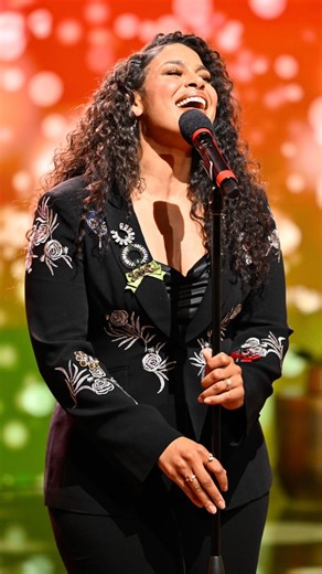 We're kicking off the holiday season in a cheerful way! #JordinSparks performs her new song "Secret Santa" for the Tam Fam. 🎅🎄❄️ | Tamron Hall Show