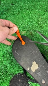 2.8M views · 8.3K reactions | O segredo da bexiga  no chinelos 勵 #diy #tips #ideias #solucoes #dicas | Dicas de Construção | Facebook