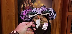Spooktaular Haunted Mansion Minnie Mouse Ears Have Materialized | Chip and Company