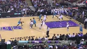 《NBA比赛集锦》小托马斯灵蛇出动秀风骚 玩晕对手拉杆上篮