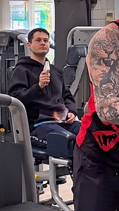 PRANK IPHONE WATER📱💦. #prank #iphone #watercolor #scherzo #palestra #italian #bodybuilder #workout #divertimento #attivitafisica #reaction #fypage #tiktokviral | Matteo Del Campo