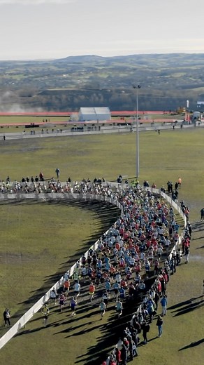 🚁 Les masters ont lancé la journée à Cap’Découverte ! 💻 Les #CFCross sont à suivre demain en DIRECT sur ATHLÉ TV. ⏱️ Suivez tous les résultats sur Athle.fr. 🎥 @remi_blomme / @ffathletisme | FFA - Fédération Française d'Athlétisme