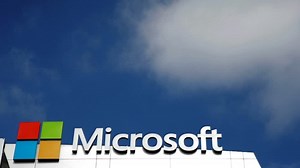 Microsoft invests $1 bln in OpenAI