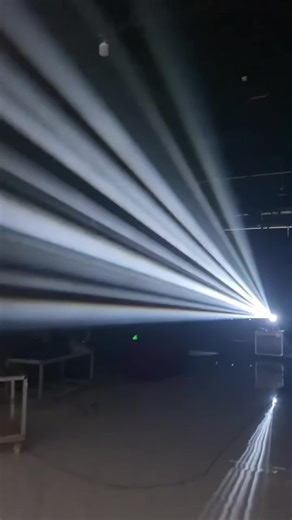 Dancing Beam Light with 3 Prisms for Concerts and Nightclubs