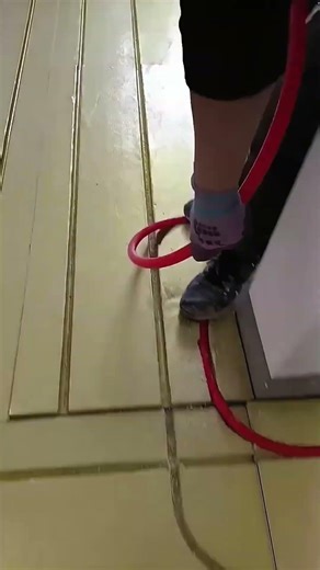 Fast and Neat Underfloor Heating Pipe Installation Process