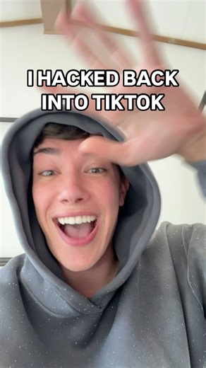 James Charles on Instagram: "I’M BACK IN HAHAHAHAHAHA"