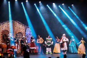 Musical natalino A Fantástica Fábrica de Papai Noel chega a Brasília
