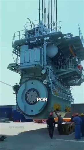 ¿Por qué cuesta tanto hacer girar la hélice de un carguero?