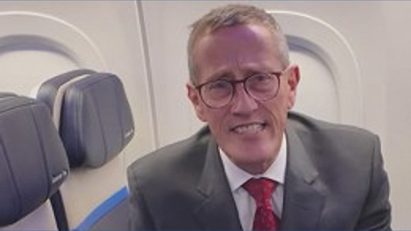 United to remove middle seats from all flights
