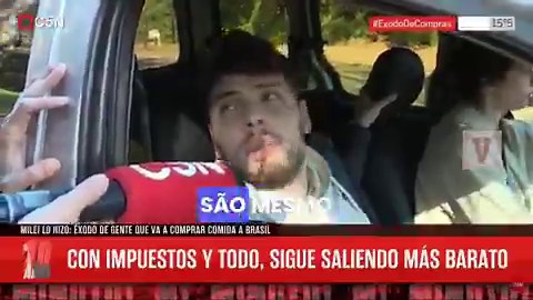 Argentino de direita dizendo que não gosta do governo brasileiro pq é socialista e populista.Aí o repórter pergunta pq ele está atravessando a fronteira e ele responde que é pra comprar alimentos pq na Argentina está muito caro.Essa porra é doença!