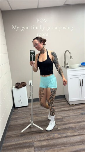 Gym posing tips: How to pose in a gym posing room