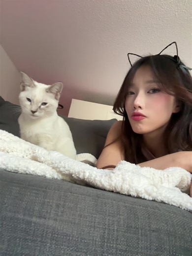 Lily van Dang (@lilyvandang)’s videos with SOFT LOVE - EMPTY BOTTLE