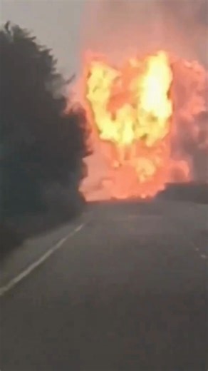 14 reactions | #WATCH: Many LPG cylinders exploded after the truck, that was carrying them, caught fire in Uttar Pradesh's Gonda on Friday. The truck loaded with LPG cylinders was coming from Lucknow to Gonda when it suddenly caught fire at the border. #UttarPradeshNews #accident #eplosion #lucknow | IndiaToday NE | Facebook