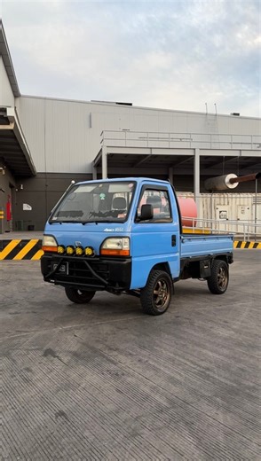 ¡Honda Acty 1994! - Quiero uno jaja, un carrito que te pone de buen humor cuando lo ves en persona. Es curioso que a pesar de su tamaño su tracción es 4WD y si mides más de 1.80, no cabrás en la cabina 🥴. —- #JDM #HondaActy #ReviewDeAutos #Mexico #Honda | Adrian Car Lover