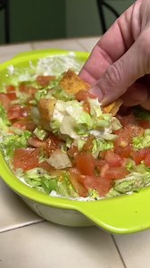 This BLT dip is easy to make and tastes great! Follow for more easy recipes. #easyrecipes #dip #appetizer #BLT | Cibsandibus