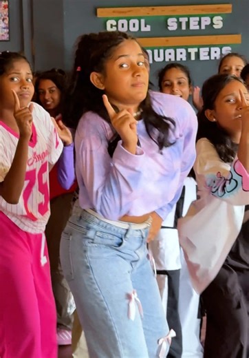 ආච්චිලා 5 දෙනෙක් නටයි 😋 #gameweda #weplus #coolsteps