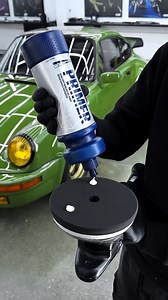 Preparation is crucial before coating a car 🚘 Q² Primer will perfect the finish on the paints reducing the risk of scratch marks during the final wipe-off before coating. Its formula with SiO₂ leaves a smooth and slick surface, so there is no need for an additional washing step after the use. After using Q² Primer the coating process becomes very smooth. By Topline #GYEON #GYEONized #GYEONknowhow #thedetailingspace #detailer #detailing #detailingworld | GYEON