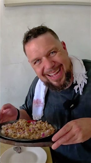 AUSTIN'S FIRST SISIG EXPERIENCE IN THE PHILIPPINES!