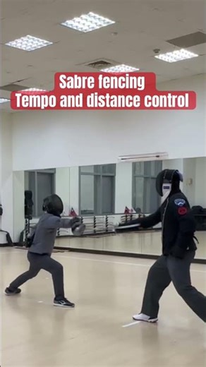 sabre fencing tempo and distance control #fencing #classicalfencing #sabrefencing #historicalfencing