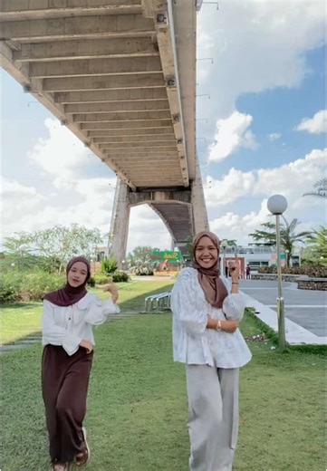 Tari Gincu Merah Muda: Karya Tari Tradisional Melayu