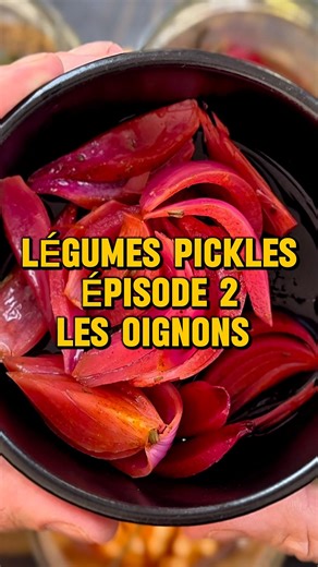 Have you ever tried pickled red onions? I'll show you my recipe #recipe #guillaumeteregale