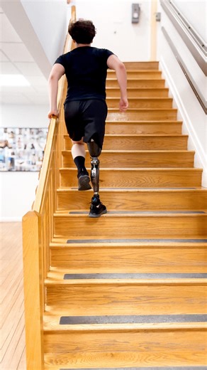 As an amputee, there are tips and tricks you can tailor to enhance your comfort and confidence. Watch Larry, an above-knee amputee with a C-Leg, effortlessly run up and smoothly walk down the stairs leg over leg, highlighting his impressive mobility!! ✨🦾🦿 #amplife #prosthesis #cleg #aboveknee #prosthetist | A Step Ahead Prosthetics