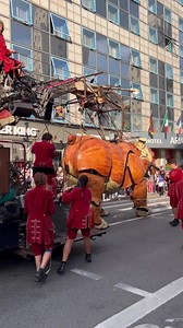 3.9M views · 28K reactions | Le chien géant de « Bull Machin » fait sensation dans les rues de Villeurbanne, capitale française de la Culture ⬇️ | Actu Lyon | Facebook