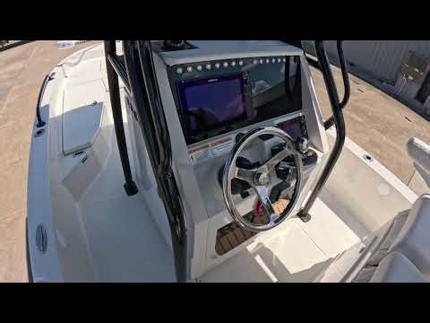 2024 Ranger 2360 Bay w/300HP Mercury Verado!! Stock# R1761 SD