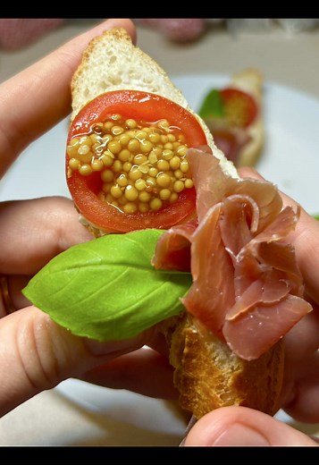 Брускети з хамоном: Смачна закуска до свят