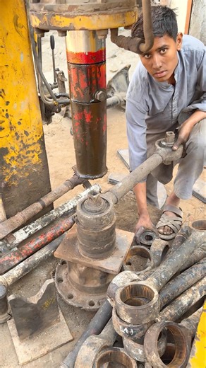 Hydraulic pressure Bush removal | steblizing rod #hydrolic #bush #short #tips #viralvideo