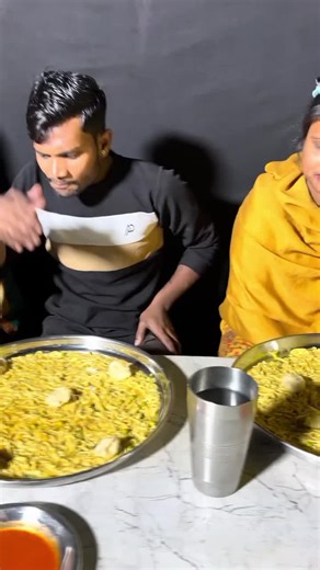 40-Second Challenge: Giant Thali with Maggi Noodles and Momos