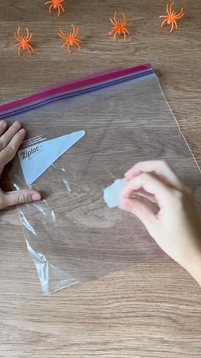 265K views · 1.8K reactions | Coolest sensory play ever! #sensorybag #happyhalloween #diyforkids #sensoryplay | Frank Digital | Facebook