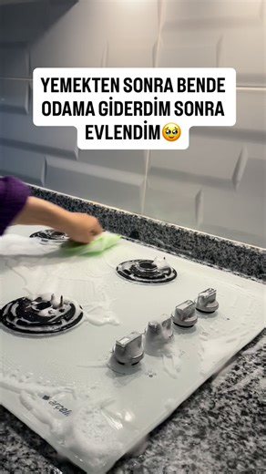 Gamze Gök on Instagram: "Benimle aynı durumda olanlar beğendi🥹🤦🏻‍♀️ #kesfet #keşfetteyiz #beniöneçıkar #keşfetedüş #evlilik #temizlik #home #temizlikönerileri #annem #keşfet"