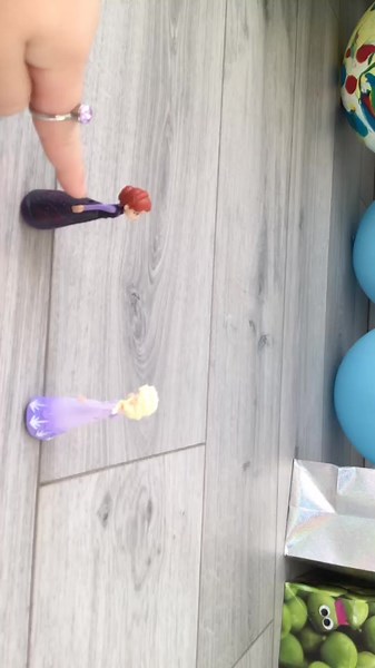 Elsa and Anna (@elsa_anna_toystory)’s videos with Part 3 - Elsa and Anna