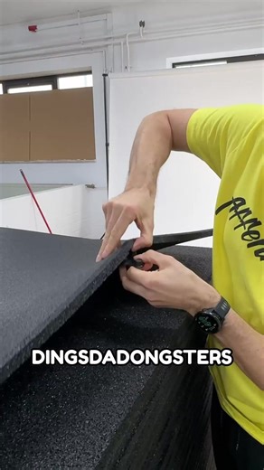 Für unseren Boden brauchst du Dingsdadongsters❗️ Bester Sportboden - bei uns im Shop 💛🦍 #Affenhand #Gymboden