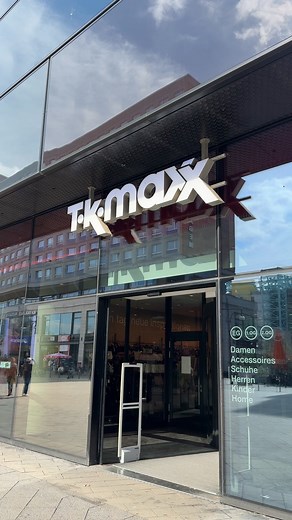 Die neuesten Styles von Top Marken gibt`s zum besten Deal bei TK Maxx. Überzeug dich selbst und shoppe in unseren Stores oder auf tkmaxx.de | TK Maxx