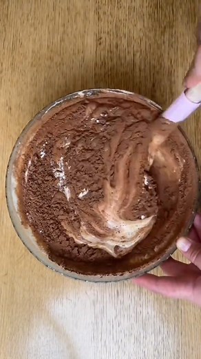 Kinder Délice Géant 🍫 Crème Chantilly Mascarpone : - 500gr De Mascarpone - 40cl De Crème Liquide 30% Mat Grasse - 60gr De Sucre Glace - 2 Sachet De Sucre Vanillé Coulis Chocolat Au Lait : -200gr De Chocolat Au Lait Dessert - 10cl De Crème Liquide ( Le Tout À Faire Fondre 1min30 Au Micro-ondes) #Recettes #Ideerecettes #Recettesimple #Recetterapide #Recettefacile | Cestarpinbon