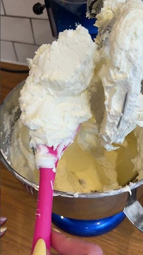 Baking Hacks #1 - How to make white buttercream