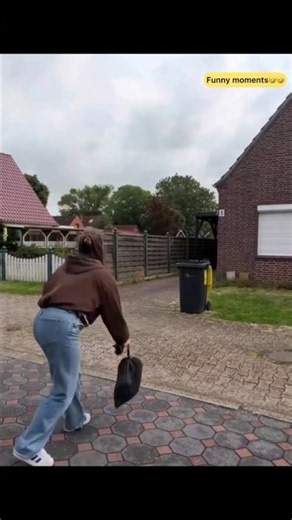 Women funny moments #funnyshorts #funnymoments #funnyvideo #funny