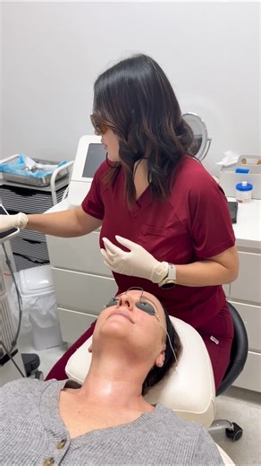 ✨ Fractional Laser Safety First ✨ Here’s Sharon Lear performing a test patch with our Fotona Dynamis fractional laser on a patient’s skin. Before we do a full treatment, we always start with a small test patch to see how the skin responds, checking for redness, sensitivity, and overall reaction. This step is so important for safety and ensures the treatment is tailored to your skin type. Every patient’s skin is unique, and by testing first we make sure your results are effective, comfortable, an