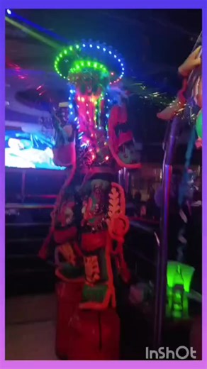 Te presentamos a nuestro CHUTA CHOLERO LED!!!!!! 🎉🤘🥳 listo para compartir estos CARNAVALES en tu evento!!🎉🥳 JUNTO A TODA LA TEMÁTICA FOLKLORICA CARNAVALERA ✨!!!#CHUTACHOLEROLED #carnavales #bolivia🇧🇴 #HORALOCA #INNOVANDO
