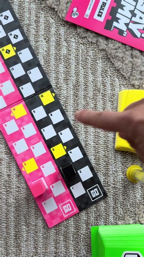 How to play “you can’t say umm” board game