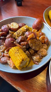 Today I tried the @redlobster seafood boil….The new lemon pepper flavor is nothing to play with and for $35 one of the best seafood boil deals I’ve seen in quite some time. I got this from the Inglewood location @damolaadamolekun you did your thing bro 🫡 #foodie #foodreview #seafoodboil #seafood #redlobster #larestaurants #lafoodie #seafoodrestaurant #foodblogger #eating #food #restaurant | Latryguy